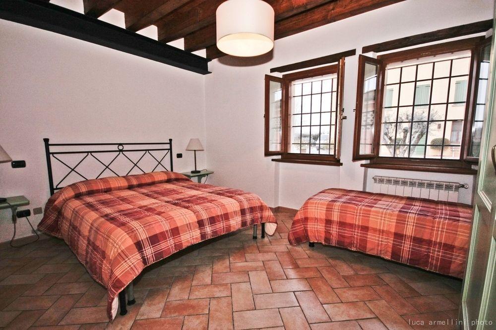 Agriturismo Cascina Boschi Apartment Волта Мантована Екстериор снимка