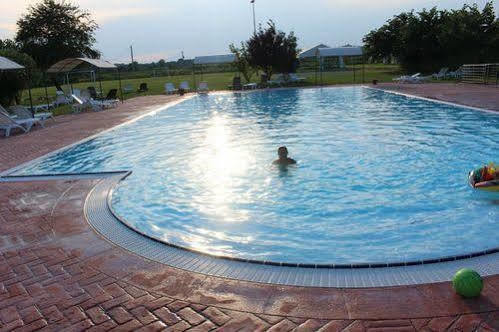 Agriturismo Cascina Boschi Apartment Волта Мантована Екстериор снимка